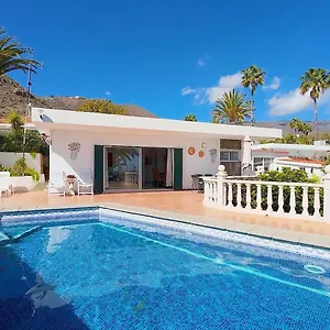 Villa Detached Villa, Private Pool Only 10 Minutes Los Cristianos, Valle de San Lorenzo